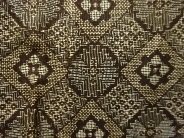 アンティーク　斜め格子に抽象模様織り出し本場泥大島紬道行コート(龍郷)